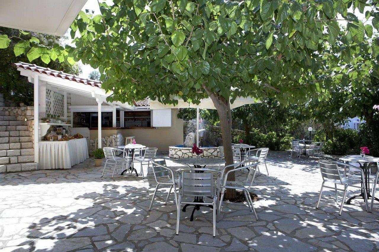 Dafnoudi Hotel Apartments Antipata エクステリア 写真
