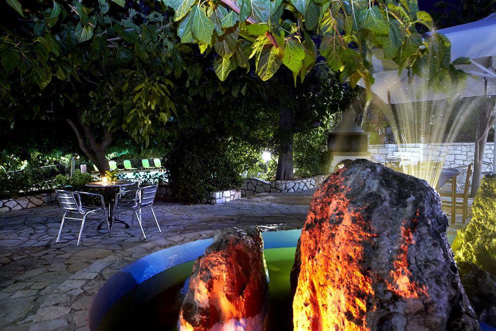 Dafnoudi Hotel Apartments Antipata エクステリア 写真