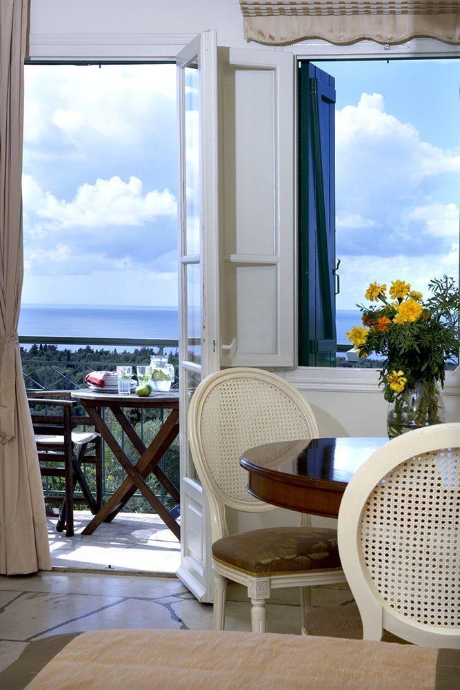 Dafnoudi Hotel Apartments Antipata エクステリア 写真